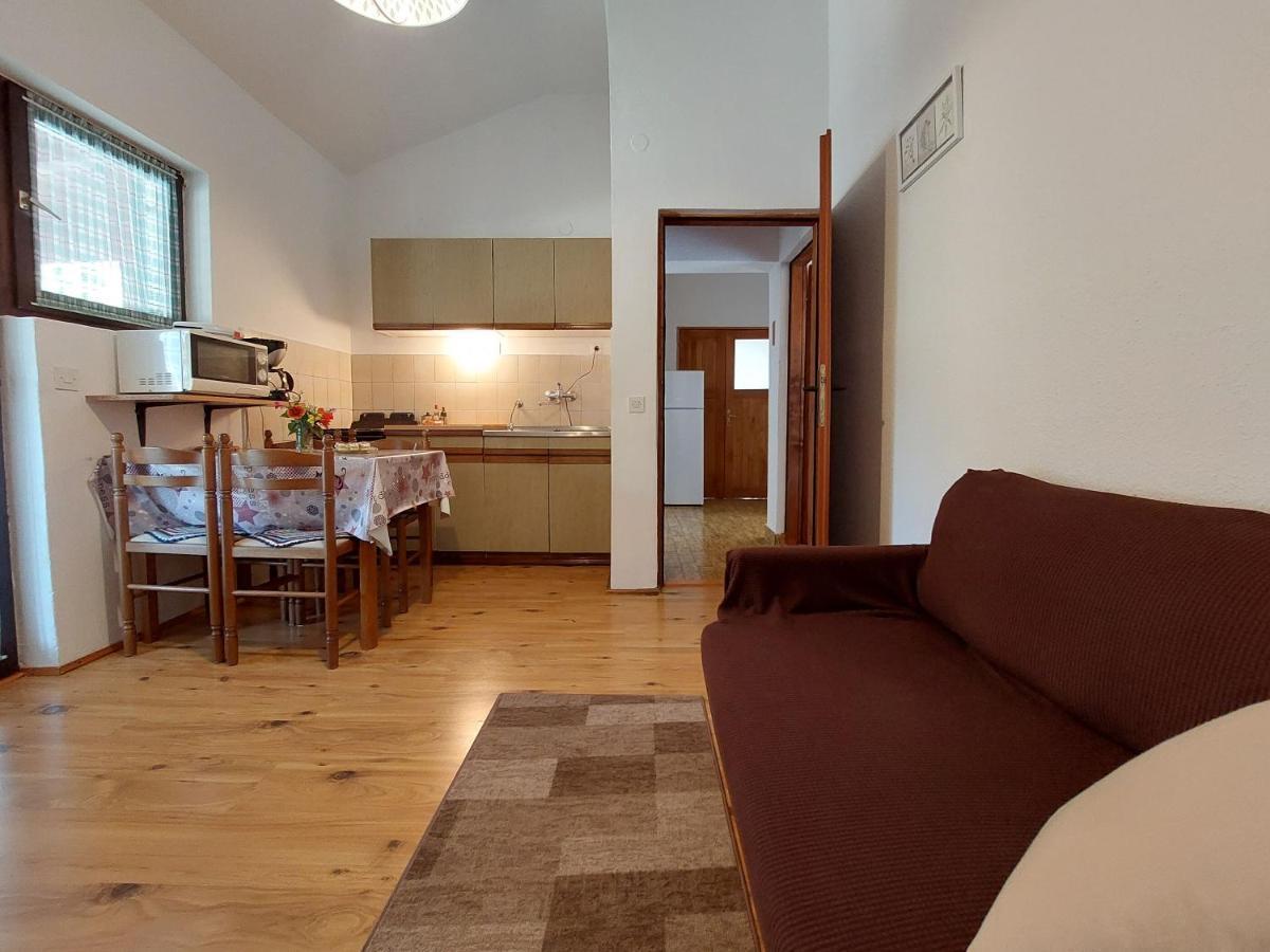 Apartments Vilim Пінезіци Екстер'єр фото